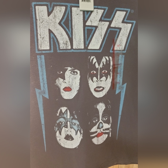 BNWT KISS Rock and Roll graphic T-shirt - Picture 3 of 3